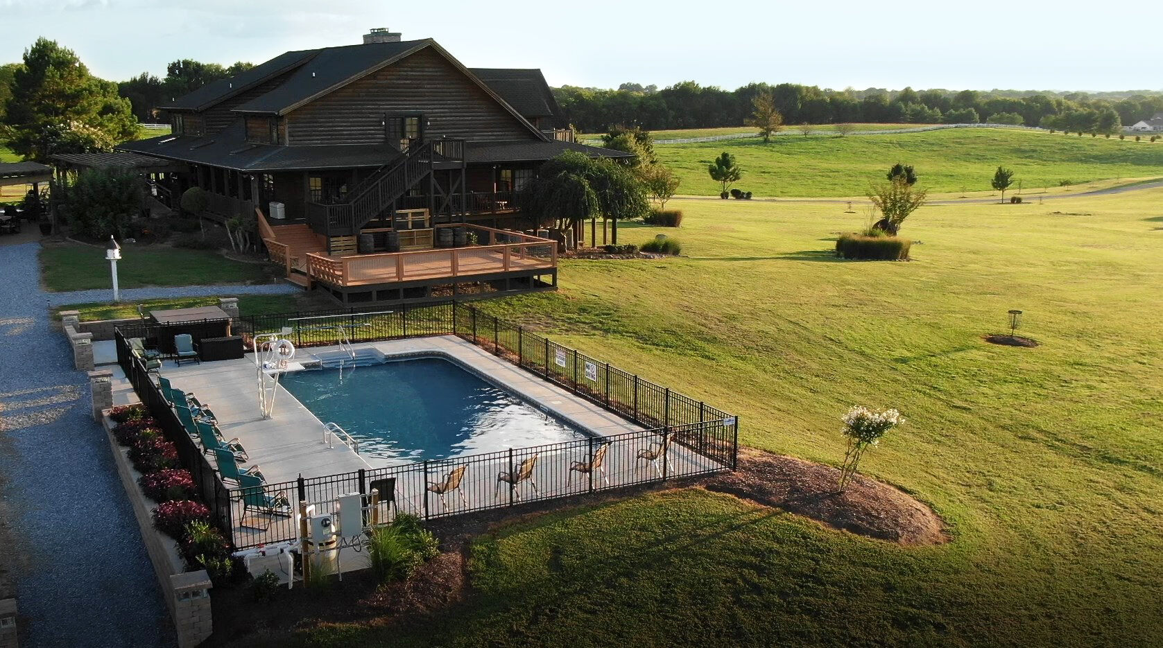 Property - Pool Hot Tub.jpg
